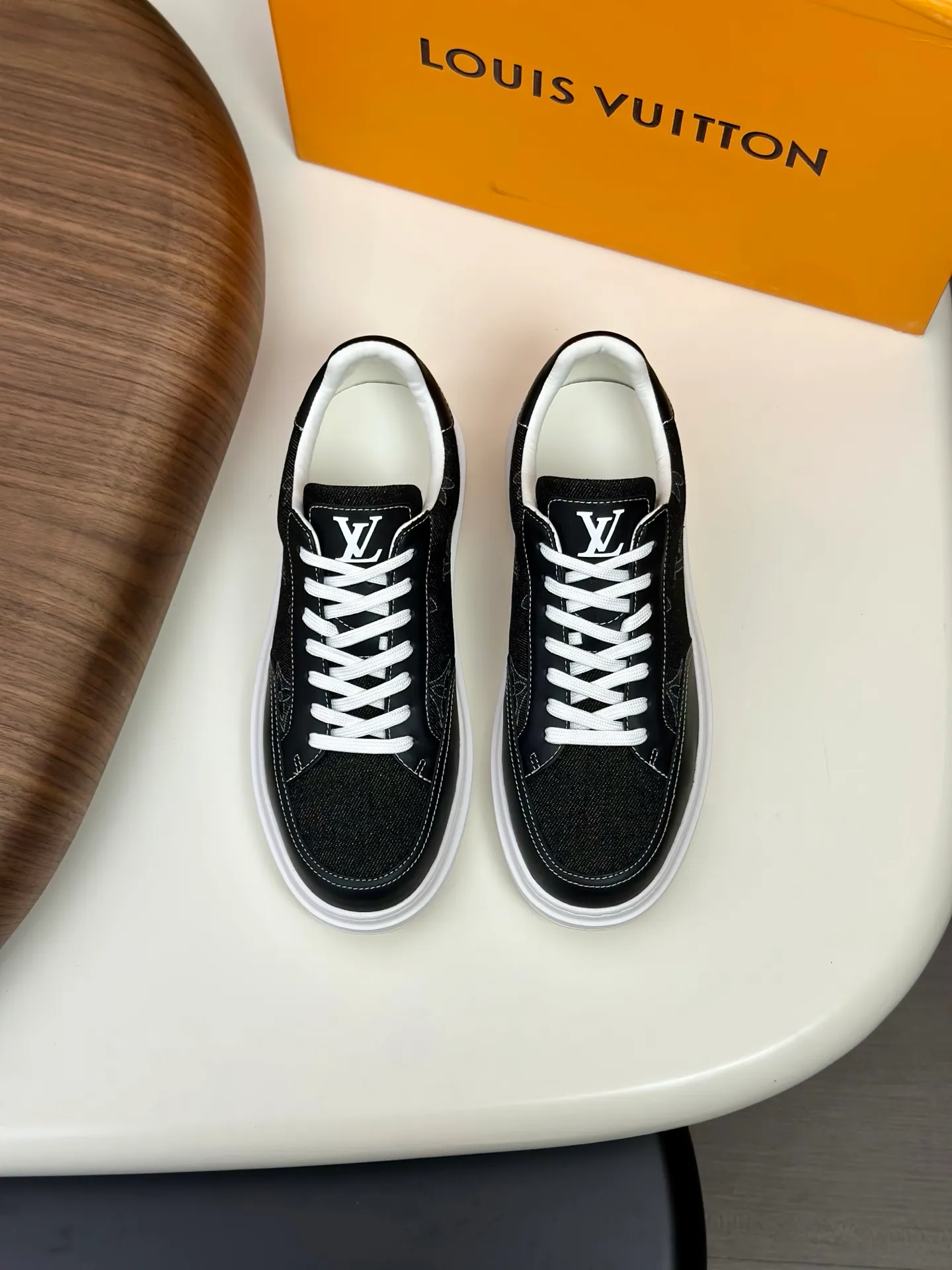 Men's shoes 💰740 Lv 🔍Top purchasing agent Louis Vuitton, sports sneakers counter synchronization, uppers imported from Italy, high-quality splicing colorful complex crafts, imported mesh pads are soft and comfortable, soles: original factory special soles, T men's shoes 💰U exclusive activity molded soles super comfortable, original factory and single goods, high quality, welcome to compare, code number 38-44 (customized 45 46)